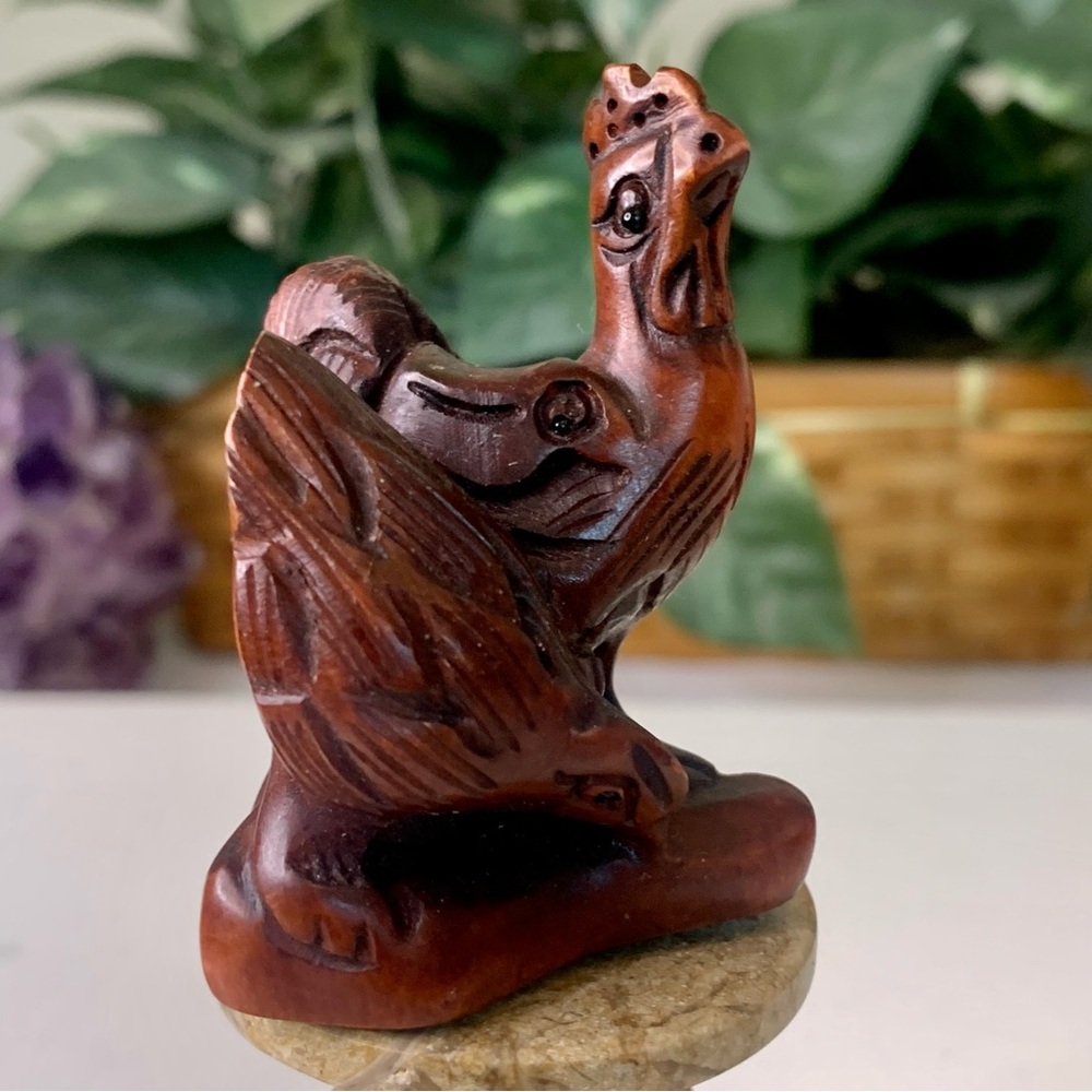 Boxwood Rooster Netsuke Hand Carved Chicken Hen & Chick Wood Animal Carving VTG - Picture 8 of 11